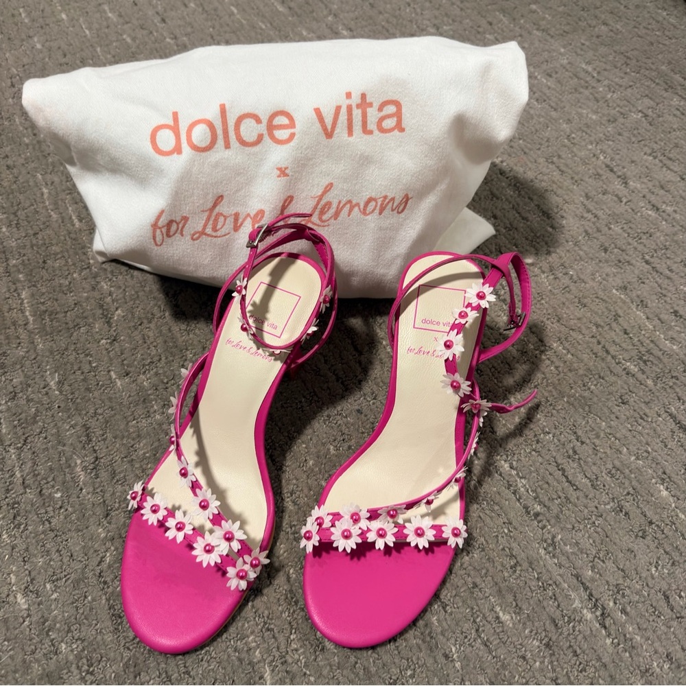 FOR LOVE AND LEMONS X DOLCE VITA
Dahlea Heels